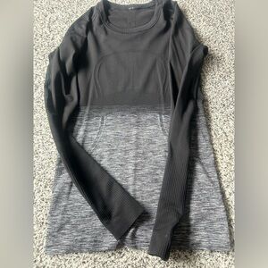 Lululemon swiftly tech long sleeve. Size 6